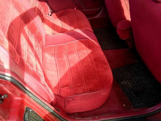 Красный Шевроле Люмина, объемом двигателя 2.5 л и пробегом 240 тыс. км за 1500 $, фото 2 на Automoto.ua