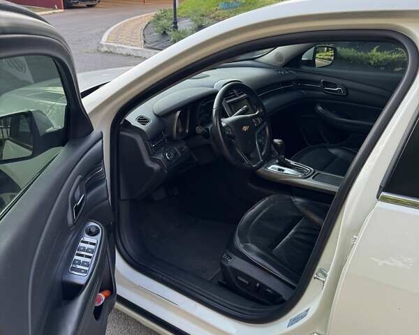 Шевроле Малибу 2012 в Запорожье на Automoto.ua Белый Шевроле Малибу, объемом двигателя 2.4 л и пробегом 285 тыс. км за 8800 $, фото 14 на Automoto.ua