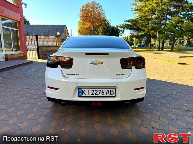 Белый Шевроле Малибу, объемом двигателя 2 л и пробегом 338 тыс. км за 8700 $, фото 2 на Automoto.ua