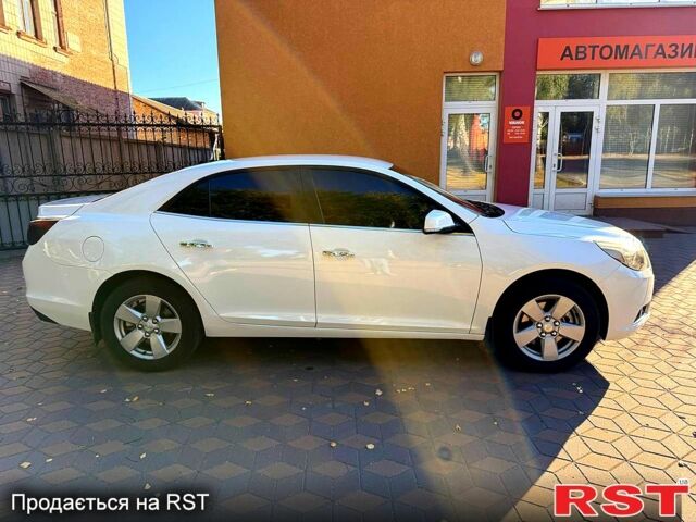 Белый Шевроле Малибу, объемом двигателя 2 л и пробегом 338 тыс. км за 8700 $, фото 3 на Automoto.ua