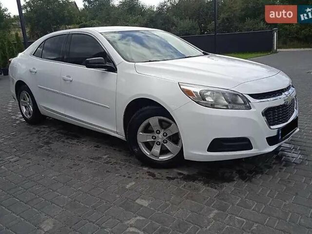 Белый Шевроле Малибу, объемом двигателя 2.5 л и пробегом 180 тыс. км за 8000 $, фото 3 на Automoto.ua