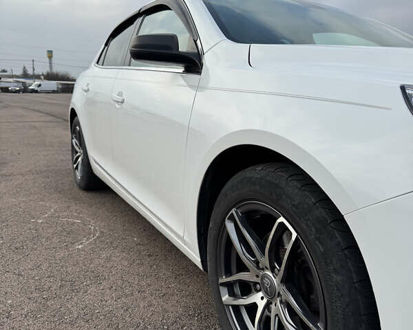 Белый Шевроле Малибу, объемом двигателя 2.5 л и пробегом 100 тыс. км за 10000 $, фото 8 на Automoto.ua