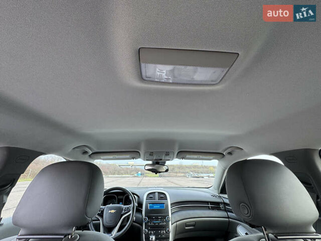 Белый Шевроле Малибу, объемом двигателя 2.5 л и пробегом 100 тыс. км за 10000 $, фото 44 на Automoto.ua