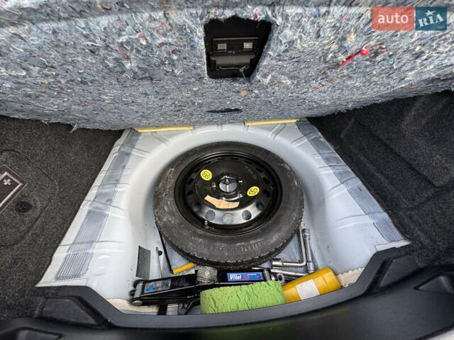 Белый Шевроле Малибу, объемом двигателя 2.5 л и пробегом 100 тыс. км за 10000 $, фото 43 на Automoto.ua