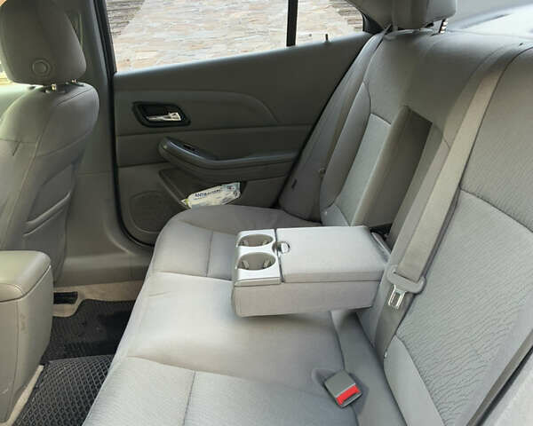 Шевроле Малибу 2014 в Ставище на Automoto.ua Белый Шевроле Малибу, объемом двигателя 2.46 л и пробегом 166 тыс. км за 7700 $, фото 21 на Automoto.ua