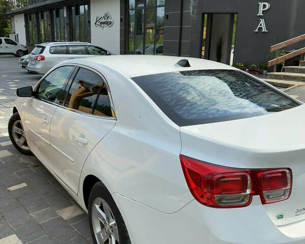 Шевроле Малибу 2014 в Ставище на Automoto.ua Белый Шевроле Малибу, объемом двигателя 2.46 л и пробегом 166 тыс. км за 7700 $, фото 27 на Automoto.ua