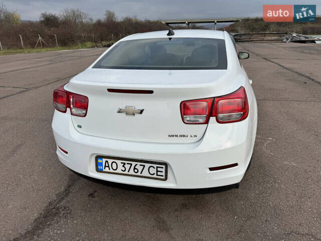 Белый Шевроле Малибу, объемом двигателя 2.5 л и пробегом 100 тыс. км за 10000 $, фото 5 на Automoto.ua