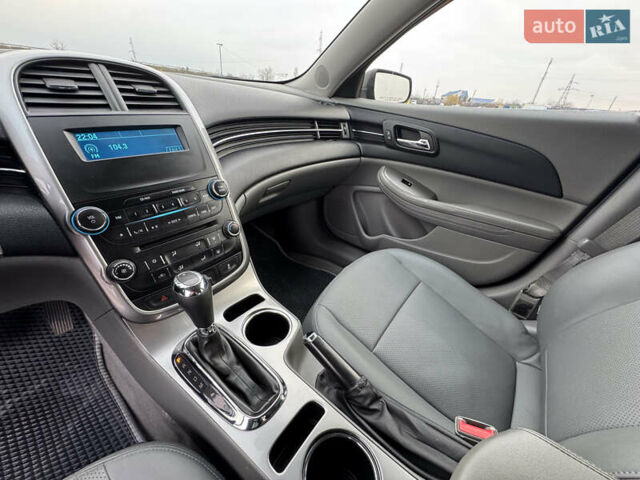 Белый Шевроле Малибу, объемом двигателя 2.5 л и пробегом 100 тыс. км за 10000 $, фото 22 на Automoto.ua