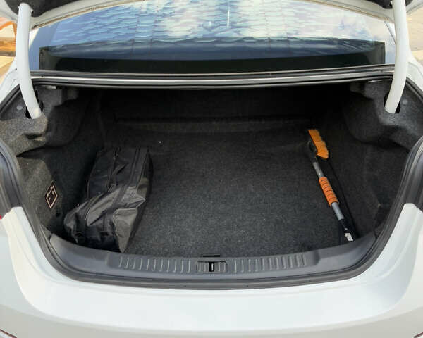 Шевроле Малибу 2014 в Ставище на Automoto.ua Белый Шевроле Малибу, объемом двигателя 2.46 л и пробегом 166 тыс. км за 7700 $, фото 22 на Automoto.ua