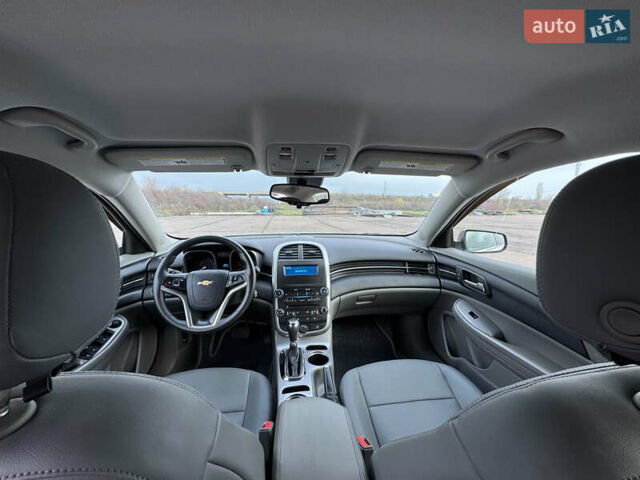 Белый Шевроле Малибу, объемом двигателя 2.5 л и пробегом 100 тыс. км за 10000 $, фото 25 на Automoto.ua