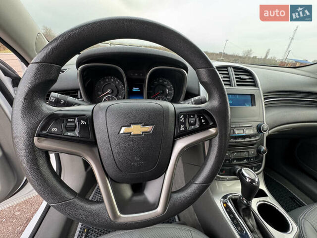 Белый Шевроле Малибу, объемом двигателя 2.5 л и пробегом 100 тыс. км за 10000 $, фото 23 на Automoto.ua