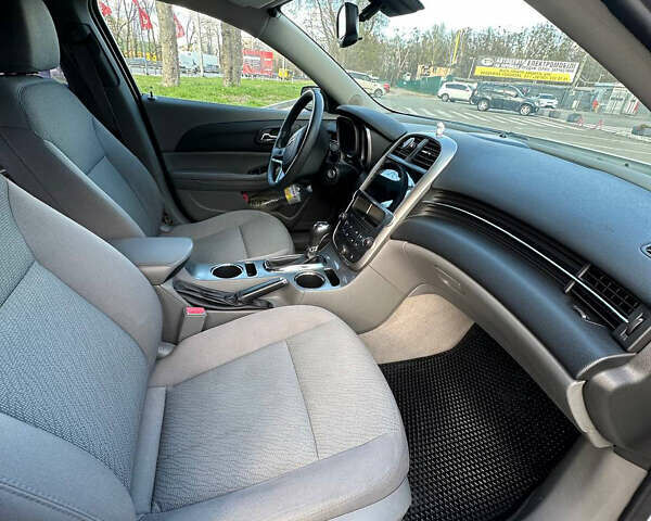 Шевроле Малибу 2014 в Ставище на Automoto.ua Белый Шевроле Малибу, объемом двигателя 2.46 л и пробегом 166 тыс. км за 7700 $, фото 10 на Automoto.ua