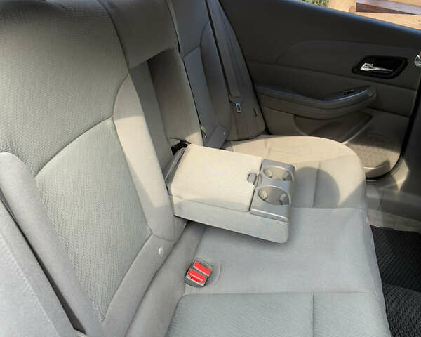 Шевроле Малибу 2014 в Ставище на Automoto.ua Белый Шевроле Малибу, объемом двигателя 2.46 л и пробегом 166 тыс. км за 7700 $, фото 23 на Automoto.ua