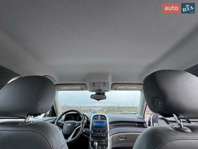 Белый Шевроле Малибу, объемом двигателя 2.5 л и пробегом 100 тыс. км за 10000 $, фото 36 на Automoto.ua