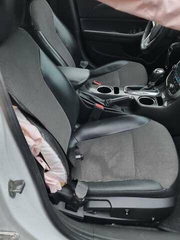 Белый Шевроле Малибу, объемом двигателя 2.5 л и пробегом 115 тыс. км за 5500 $, фото 16 на Automoto.ua