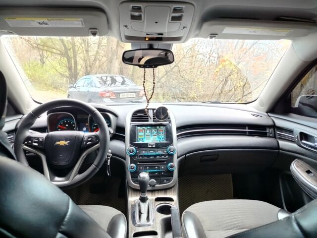 Белый Шевроле Малибу, объемом двигателя 2.5 л и пробегом 245 тыс. км за 9000 $, фото 9 на Automoto.ua