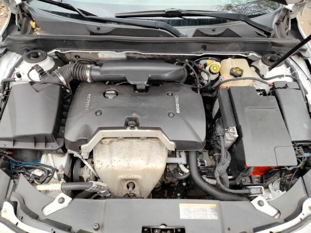 Белый Шевроле Малибу, объемом двигателя 2.5 л и пробегом 245 тыс. км за 9000 $, фото 7 на Automoto.ua