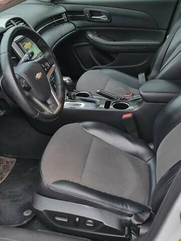 Белый Шевроле Малибу, объемом двигателя 2.5 л и пробегом 115 тыс. км за 5500 $, фото 14 на Automoto.ua