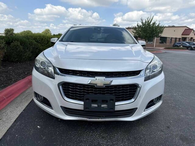 Белый Шевроле Малибу, объемом двигателя 2.5 л и пробегом 75 тыс. км за 7000 $, фото 1 на Automoto.ua