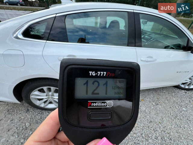 Белый Шевроле Малибу, объемом двигателя 1.5 л и пробегом 133 тыс. км за 11000 $, фото 21 на Automoto.ua