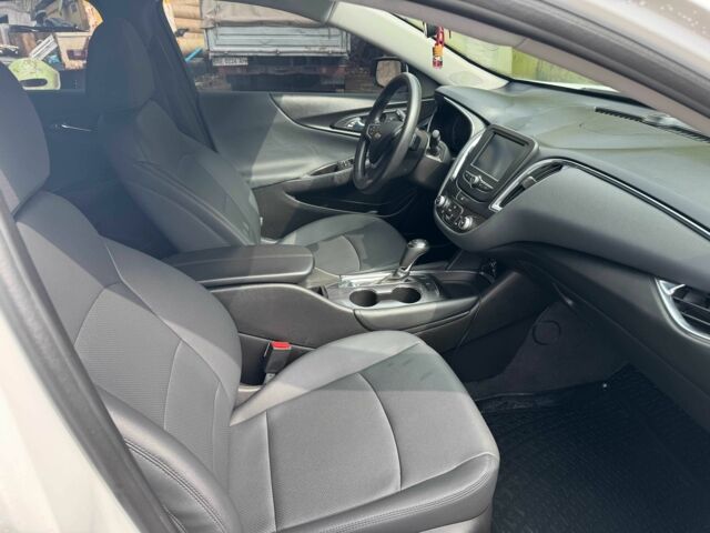 Шевроле Малибу 2016 в Днепре (Днепропетровске) на Automoto.ua Белый Шевроле Малибу, объемом двигателя 1.5 л и пробегом 127 тыс. км за 10500 $, фото 13 на Automoto.ua