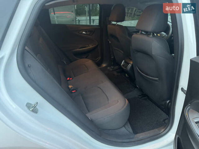 Белый Шевроле Малибу, объемом двигателя 1.5 л и пробегом 138 тыс. км за 10100 $, фото 8 на Automoto.ua