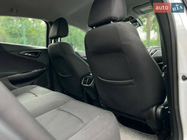 Белый Шевроле Малибу, объемом двигателя 1.5 л и пробегом 133 тыс. км за 11000 $, фото 12 на Automoto.ua