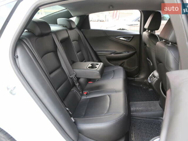 Белый Шевроле Малибу, объемом двигателя 1.8 л и пробегом 168 тыс. км за 14500 $, фото 10 на Automoto.ua