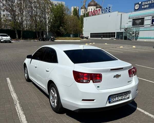 Белый Шевроле Малибу, объемом двигателя 2.5 л и пробегом 182 тыс. км за 8999 $, фото 1 на Automoto.ua