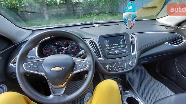 Белый Шевроле Малибу, объемом двигателя 1.49 л и пробегом 130 тыс. км за 10200 $, фото 4 на Automoto.ua