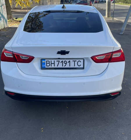 Белый Шевроле Малибу, объемом двигателя 1.5 л и пробегом 188 тыс. км за 10000 $, фото 1 на Automoto.ua