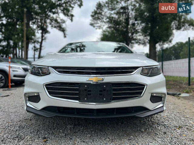 Белый Шевроле Малибу, объемом двигателя 1.5 л и пробегом 133 тыс. км за 11000 $, фото 4 на Automoto.ua