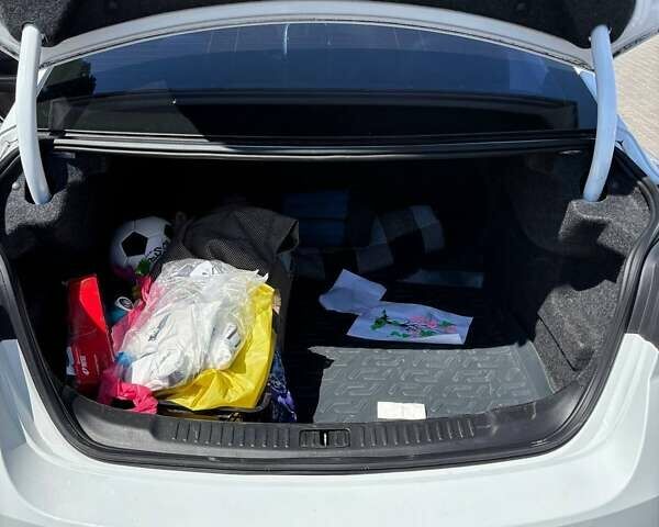 Белый Шевроле Малибу, объемом двигателя 2.5 л и пробегом 182 тыс. км за 8999 $, фото 15 на Automoto.ua