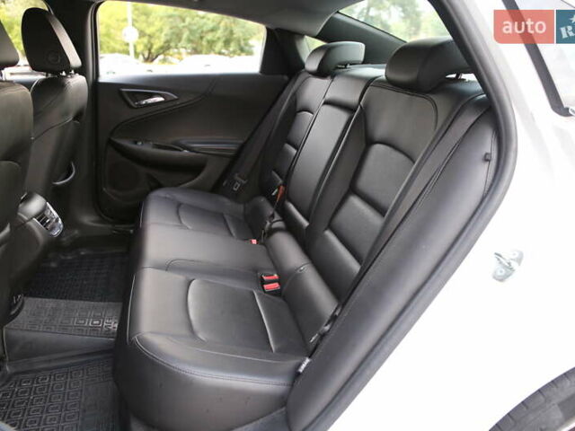 Белый Шевроле Малибу, объемом двигателя 1.8 л и пробегом 168 тыс. км за 14500 $, фото 9 на Automoto.ua