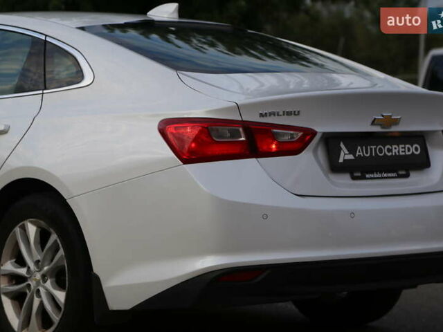 Белый Шевроле Малибу, объемом двигателя 1.8 л и пробегом 168 тыс. км за 14500 $, фото 7 на Automoto.ua