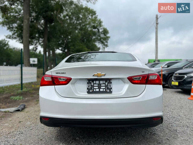 Белый Шевроле Малибу, объемом двигателя 1.5 л и пробегом 133 тыс. км за 11000 $, фото 5 на Automoto.ua