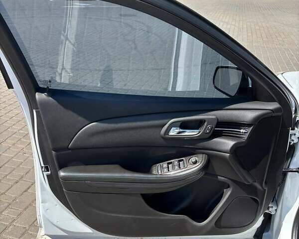 Белый Шевроле Малибу, объемом двигателя 2.5 л и пробегом 182 тыс. км за 8999 $, фото 17 на Automoto.ua