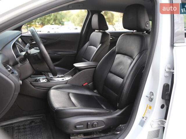 Белый Шевроле Малибу, объемом двигателя 1.8 л и пробегом 168 тыс. км за 14500 $, фото 8 на Automoto.ua