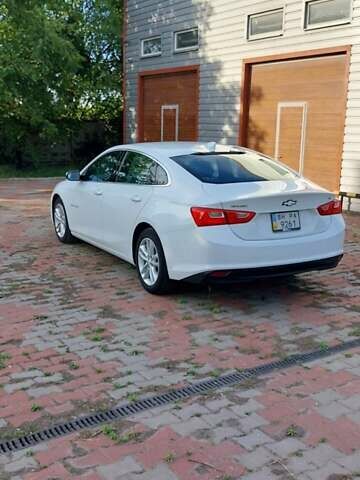 Белый Шевроле Малибу, объемом двигателя 1.49 л и пробегом 130 тыс. км за 10200 $, фото 2 на Automoto.ua