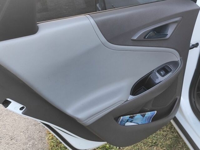 Білий Шевроле Малібу, об'ємом двигуна 1.8 л та пробігом 193 тис. км за 12000 $, фото 3 на Automoto.ua