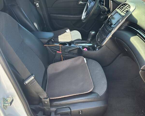 Белый Шевроле Малибу, объемом двигателя 2.5 л и пробегом 182 тыс. км за 8999 $, фото 8 на Automoto.ua