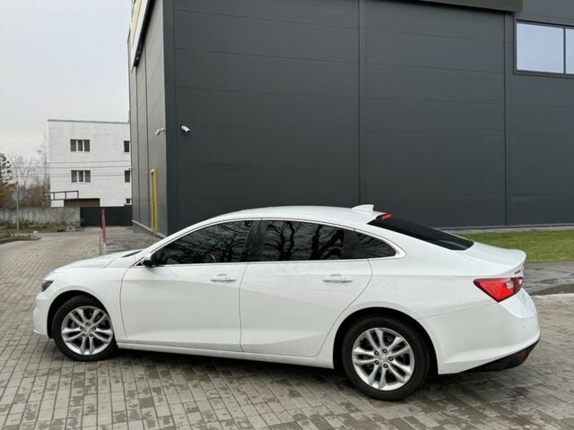 Белый Шевроле Малибу, объемом двигателя 1.5 л и пробегом 70 тыс. км за 11200 $, фото 2 на Automoto.ua