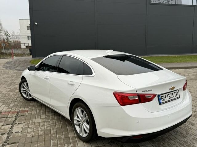 Белый Шевроле Малибу, объемом двигателя 1.5 л и пробегом 70 тыс. км за 11200 $, фото 3 на Automoto.ua