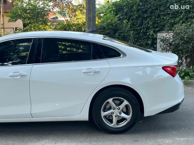 Белый Шевроле Малибу, объемом двигателя 1.5 л и пробегом 135 тыс. км за 9490 $, фото 6 на Automoto.ua