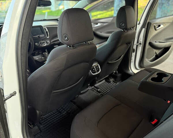 Белый Шевроле Малибу, объемом двигателя 1.5 л и пробегом 80 тыс. км за 10500 $, фото 34 на Automoto.ua