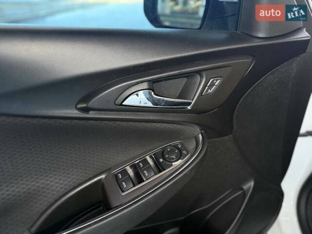 Белый Шевроле Малибу, объемом двигателя 1.5 л и пробегом 80 тыс. км за 10500 $, фото 32 на Automoto.ua