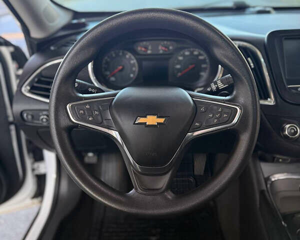 Белый Шевроле Малибу, объемом двигателя 1.5 л и пробегом 80 тыс. км за 10500 $, фото 36 на Automoto.ua