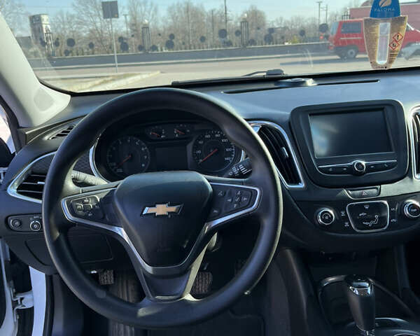 Белый Шевроле Малибу, объемом двигателя 1.49 л и пробегом 114 тыс. км за 10500 $, фото 7 на Automoto.ua