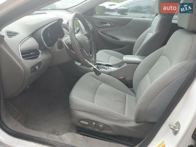 Белый Шевроле Малибу, объемом двигателя 1.8 л и пробегом 164 тыс. км за 12700 $, фото 6 на Automoto.ua