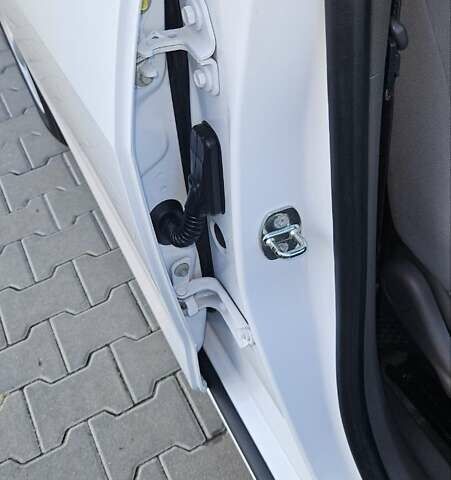 Белый Шевроле Малибу, объемом двигателя 1.49 л и пробегом 83 тыс. км за 12000 $, фото 14 на Automoto.ua